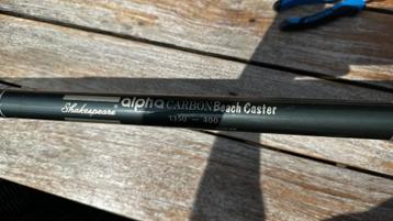 Shakespeare Alpha Carbon BeachCaster vishengel met DAM molen beschikbaar voor biedingen