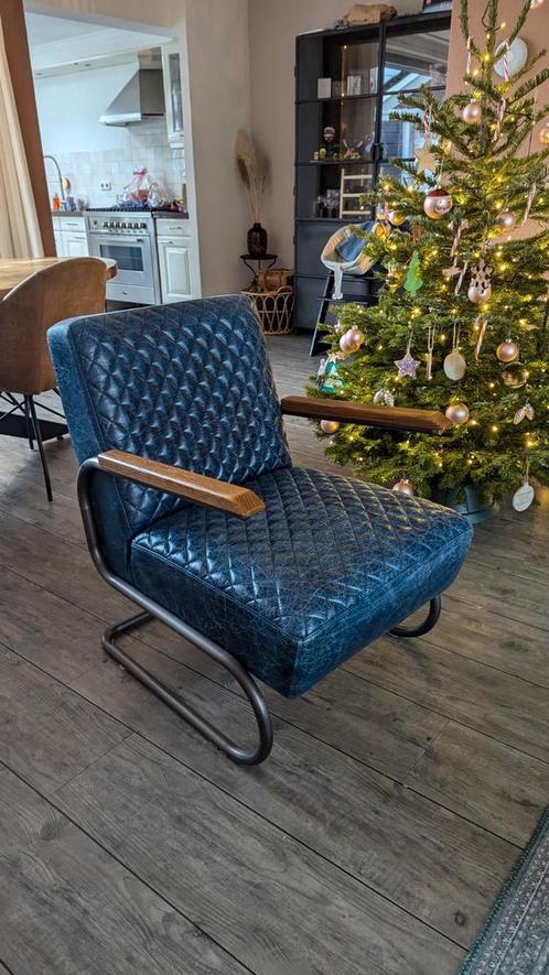 Leren donker blauwe fauteuil, industriële stoel, Huis en Inrichting, Fauteuils, Zo goed als nieuw, Leer, 50 tot 75 cm, Ophalen