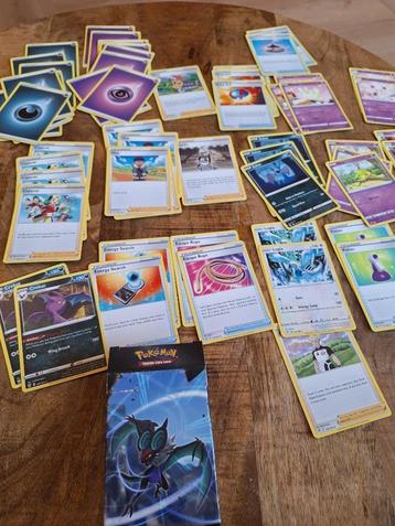 V Batte Deck Rayquaza & Noivern (samen 120 kaarten) beschikbaar voor biedingen