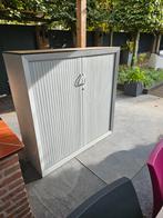 Roldeurkast, ideaal voor in de schuur., Huis en Inrichting, Kasten | Roldeurkasten en Archiefkasten, Ophalen, Gebruikt, 25 tot 50 cm