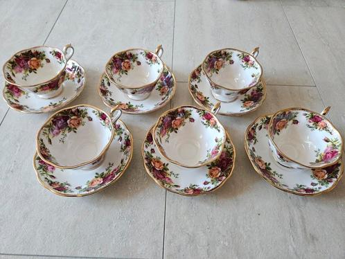 Avon theekop en schotel Royal albert old country roses, Antiek en Kunst, Antiek | Porselein, Ophalen of Verzenden