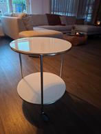 TEAB Glazen bijzettafel op wielen - RVS frame, Huis en Inrichting, Tafels | Bijzettafels, Minder dan 55 cm, Gebruikt, Rond, Glas