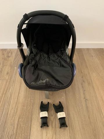 Maxi Cosi met voetenzak & Bugaboo adapters beschikbaar voor biedingen