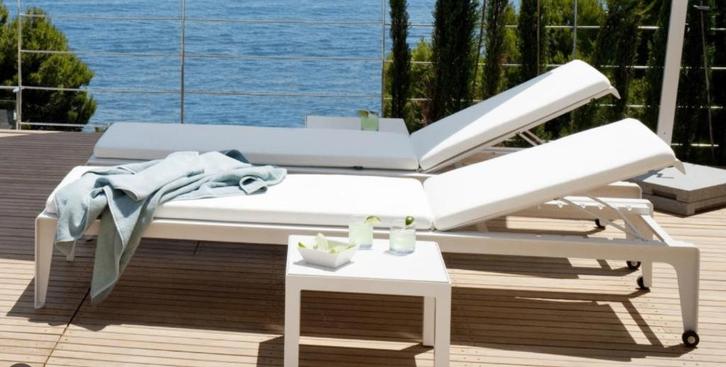 top 2 zeer mooie ligbedden met ligkussens topmerk tribu mirt, Tuin en Terras, Ligbedden, Zo goed als nieuw, Aluminium, Verstelbaar