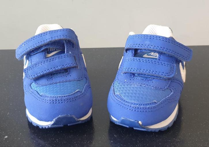 Kleine Nikes, Kinderen en Baby's, Babykleding | Schoentjes en Sokjes, Zo goed als nieuw, Jongetje of Meisje, Schoentjes, Ophalen