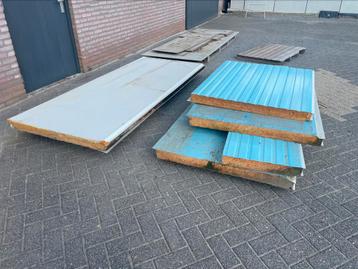 Sandwichpanelen beschikbaar voor biedingen