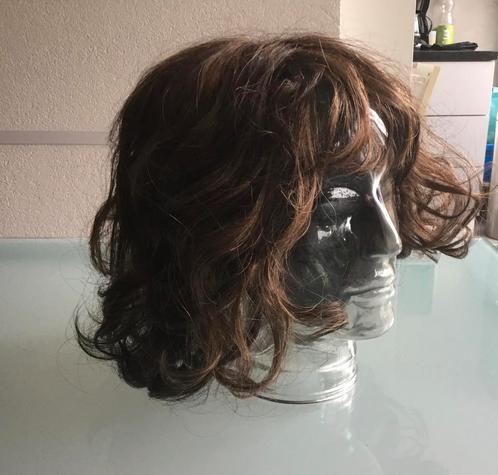 Damespruik halflang bruine slag met highlights, Sieraden, Tassen en Uiterlijk, Uiterlijk | Haarverzorging, Zo goed als nieuw, Pruik of Haarverlenging