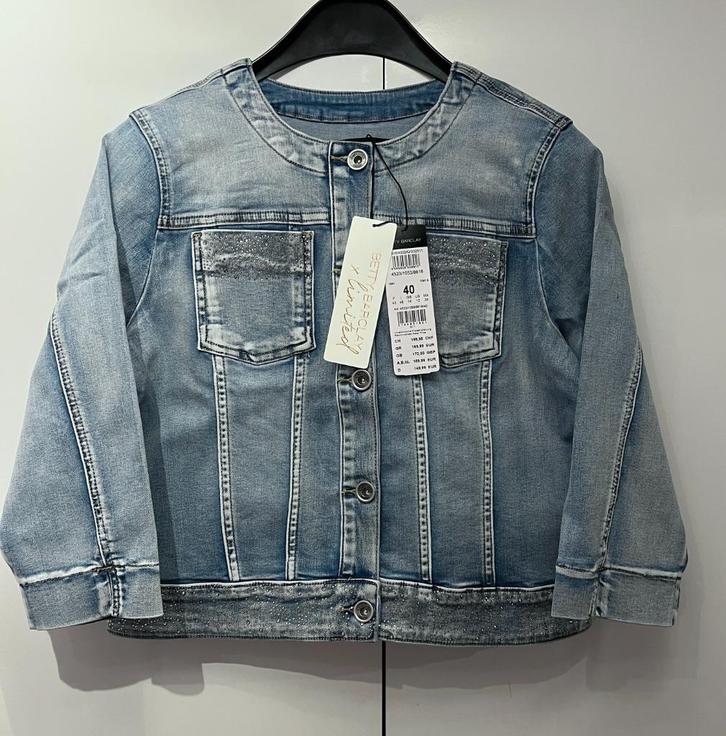 Betty Barclay ; Lichtblauw jeansjasje met strass mt 40, Kleding | Dames, Jasjes, Kostuums en Pakken, Nieuw, Jasje, Maat 38/40 (M)