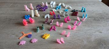 Set 32 paar Barbie schoenen pumps sneakers laarsjes slippers beschikbaar voor biedingen