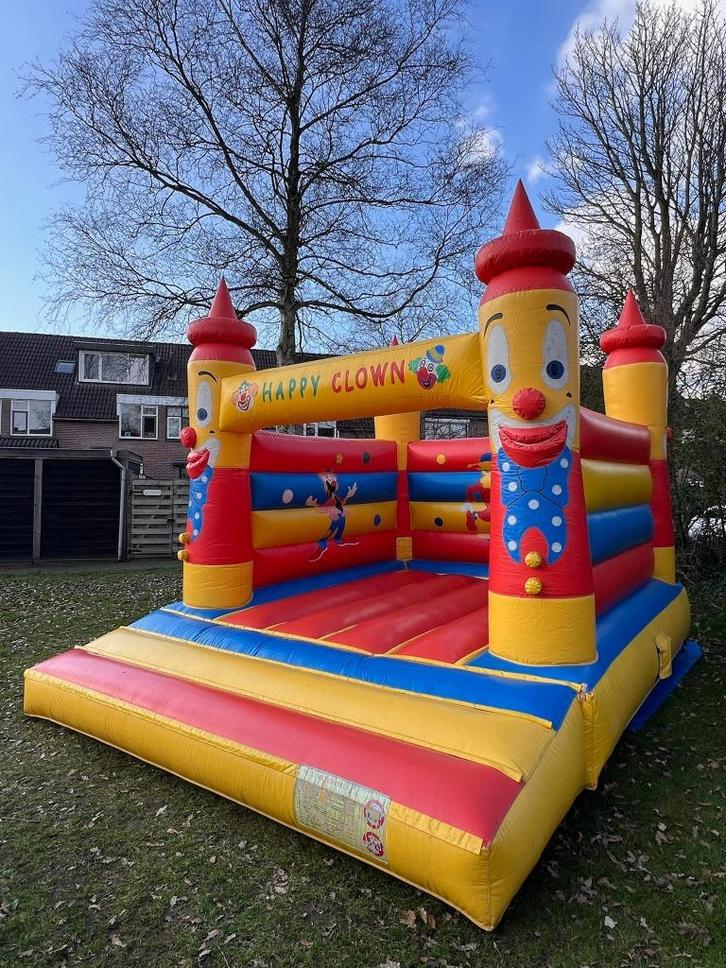 Happy Clown Springkussen te huur, Hobby en Vrije tijd, Feestartikelen | Verhuur, Zo goed als nieuw, Overige, Ophalen of Verzenden