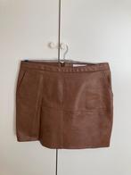 Costes Cognackleurige minirok. Maat XL maar valt klein., Kleding | Dames, Rokken, Ophalen of Verzenden, Zo goed als nieuw, Maat 38/40 (M)