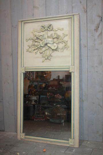 Grote antieke Franse spiegel beschikbaar voor biedingen