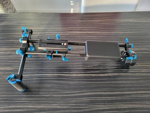 Neewer universal shoulder rig kit met counterbalance (ZGAN), Audio, Tv en Foto, Fotografie | Statieven en Balhoofden, Zo goed als nieuw