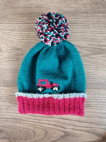 Kinder muts met rode trekker tractor beschikbaar voor biedingen