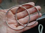 stevige grote echt zilveren oorringen gemerkt 6 cm doorsnee, Ophalen of Verzenden, Gebruikt, Zilver, Zilver