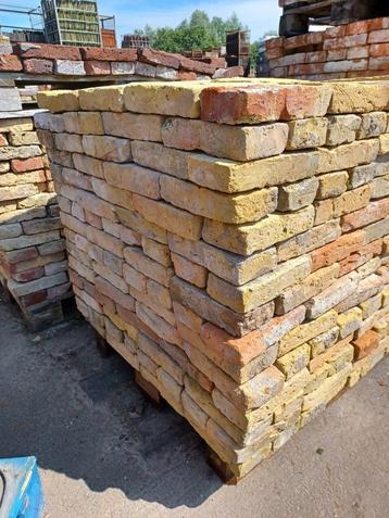 Gebruikte gele steen, ca. 22.5 c 10.5 x 5 beschikbaar voor biedingen