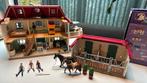 Schleighset 42551 - in doos -horseclub paardenstal aan meer, Ophalen of Verzenden, Zo goed als nieuw