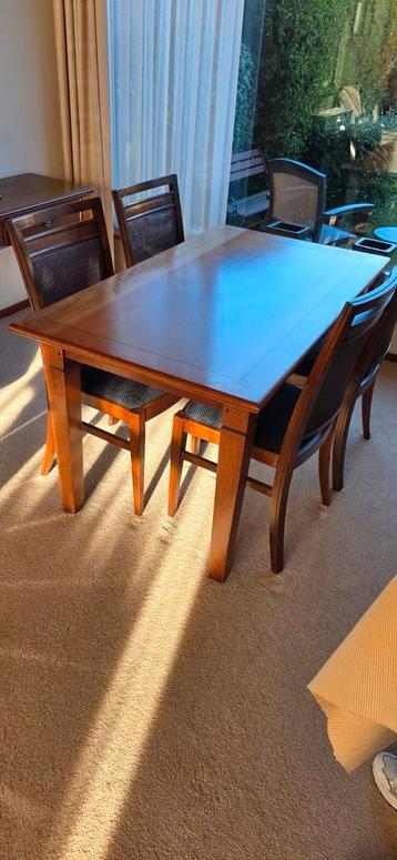 Eethoek Tafel plus stoelen,  Moet nu weg!  beschikbaar voor biedingen