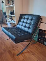 Zwart leren stoel - in de stijl van de Barcelona Chair, Huis en Inrichting, Fauteuils, Gebruikt, 75 tot 100 cm, Ophalen of Verzenden