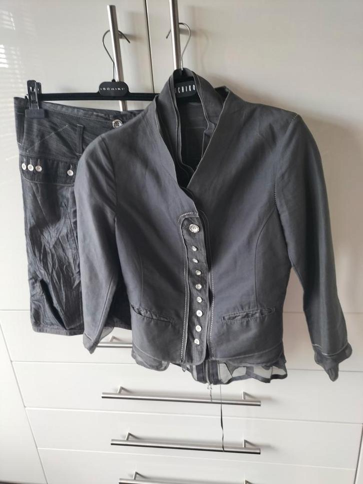 Aparte Set M.Girbaud.Rok ,Blouse .mt S Linnen /voile/satijn., Kleding | Dames, Jasjes, Kostuums en Pakken, Zo goed als nieuw, Grijs