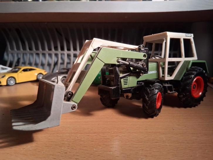 Fendt met voorlader, Hobby en Vrije tijd, Modelauto's | 1:32, Zo goed als nieuw, Tractor of Landbouw, Overige merken, Ophalen of Verzenden