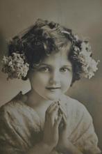 belgie 1911 portret meisje bloemen in haar bidden, Ophalen, Voor 1920, Ongelopen, Sterren en Beroemdheden