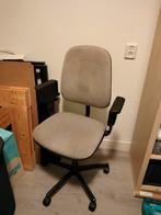 Gebruikte bureaustoel met gietijzeren frame, Ophalen