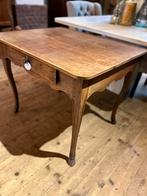 Antiek houten bijzet tafeltje met mooie details, landelijk, Ophalen