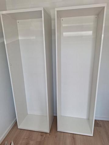 Twee IKEA BESTA Basiselement goede staat, wit, 60x40x192 cm beschikbaar voor biedingen