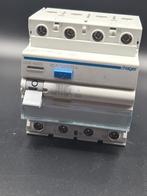 Hager aardlekschakelaar / 4-polig, 30mA, 40A / CDS440G, Doe-het-zelf en Verbouw, Elektra en Kabels, Ophalen of Verzenden, Gebruikt