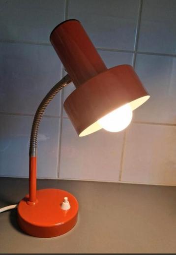 Oranje tafellamp
Vintage jaren 60/70
1960-70,POP,MID-CENT beschikbaar voor biedingen