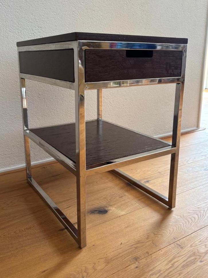 Donkerbruin hout x chroom Riviera Maison bijzettafel x lade, Huis en Inrichting, Tafels | Bijzettafels, Gebruikt, Rechthoekig