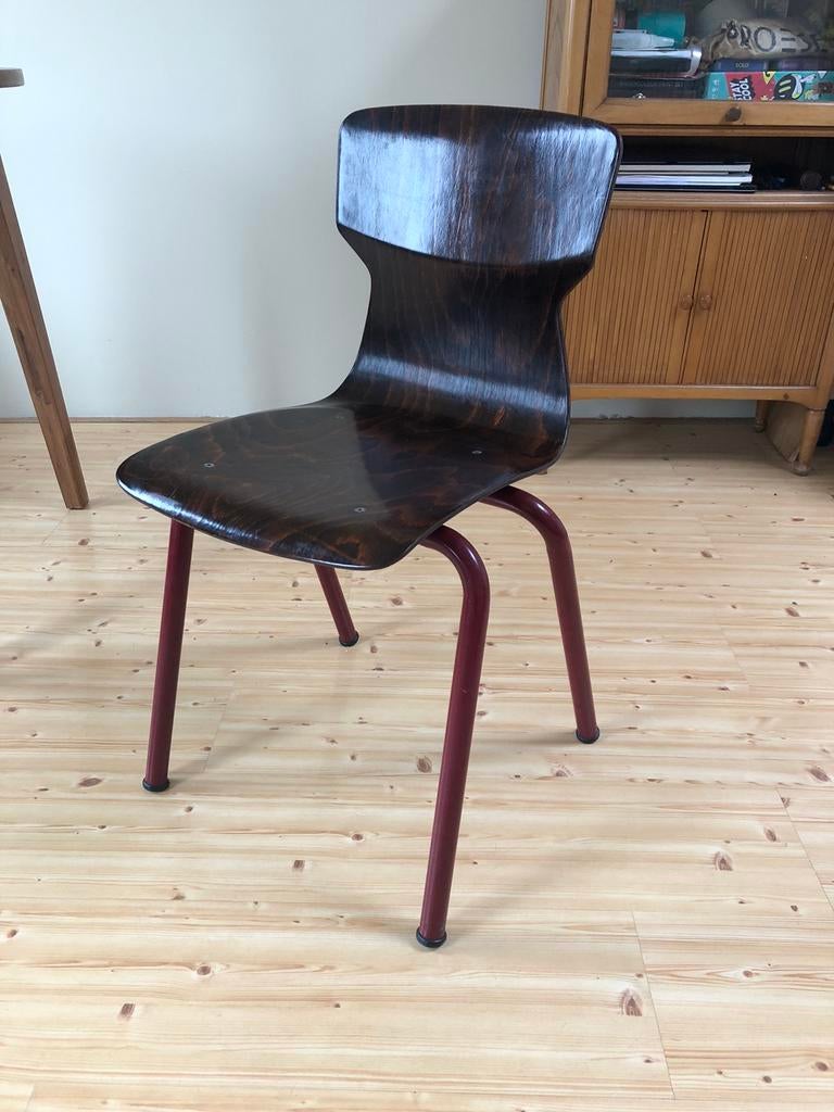 Obo eromes wijchen schoolstoeltje, Huis en Inrichting, Stoelen, Zo goed als nieuw, Eén, Hout, Rood, Ophalen of Verzenden