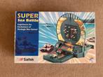 Saitek SUPER Sea Battle zeeslag elektronisch compleet doos, Een of twee spelers, Ophalen of Verzenden, Gebruikt