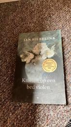 Jan Siebelink - Knielen op een bed violen, Boeken, Jan Siebelink, Ophalen of Verzenden, Zo goed als nieuw, Nederland