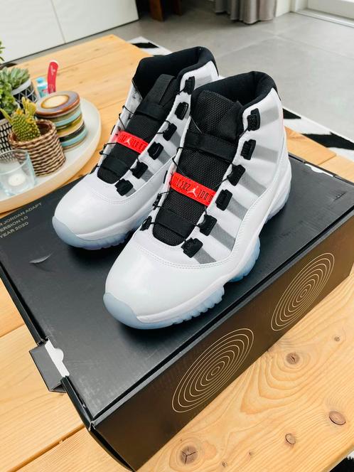 Nieuwe Nike air Jordan 11 Adapt White (EU Plug) EU41/US8.0, Kleding | Heren, Schoenen, Nieuw, Sneakers of Gympen, Wit, Verzenden