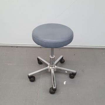 Medische kruk - blauwe/grijze skai beschikbaar voor biedingen