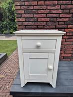 Nachtkastje (degelijke kwaliteit), Minder dan 45 cm, Zo goed als nieuw, Hout, 55 tot 70 cm