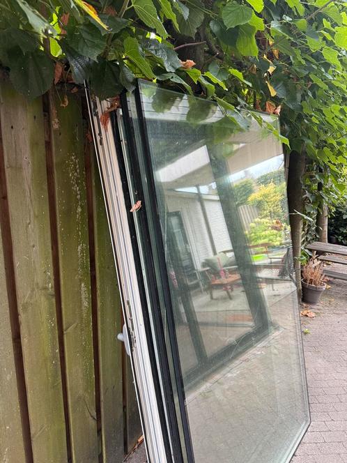 Gratis: kozijnen / glas, Doe-het-zelf en Verbouw, Kozijnen en Schuifpuien, Gebruikt, Raamkozijn, Aluminium, Ophalen