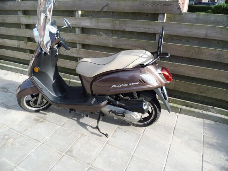 Zeer nette Sym Fiddle 2 , dec 2017 - kilometers 7750, Fietsen en Brommers, Scooters | SYM, Zo goed als nieuw, Fiddle, Maximaal 45 km/u