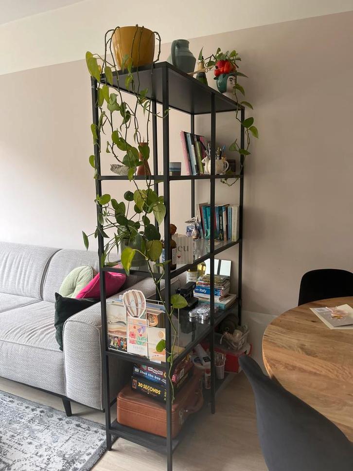VITTSJÖ Stellingkast - Zwartbruin/Glas, Huis en Inrichting, Kasten | Stellingkasten, Zo goed als nieuw, Ophalen
