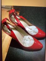 Elegante rode pumps met enkelbandje, Ophalen of Verzenden, Zo goed als nieuw, Schoenen met hoge hakken, Rood