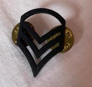 US Army Black Metal Sergeant First Class (E-7) Rank Badge. beschikbaar voor biedingen