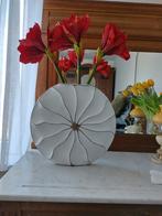 Witte Design Vaas, Huis en Inrichting, Woonaccessoires | Vazen, Ophalen, Wit, Aardewerk of Porselein, Zo goed als nieuw