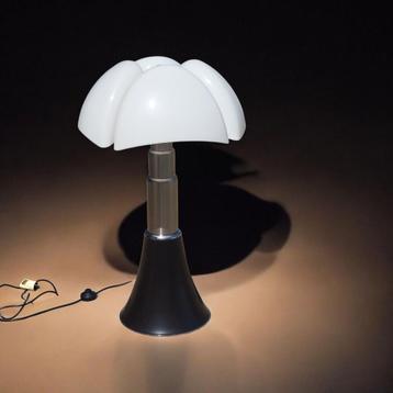 Pipistrello Gae Aulenti Lamp Martinelli Luce 1960s tafellamp beschikbaar voor biedingen