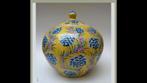 Chinese dekselvaas noir porselein geel blauw, Antiek en Kunst, Antiek | Keramiek en Aardewerk, Ophalen of Verzenden