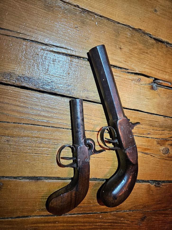 Twee antieke percussie zwartkruit pistolen, Antiek en Kunst, Antiek | Overige Antiek, Ophalen of Verzenden