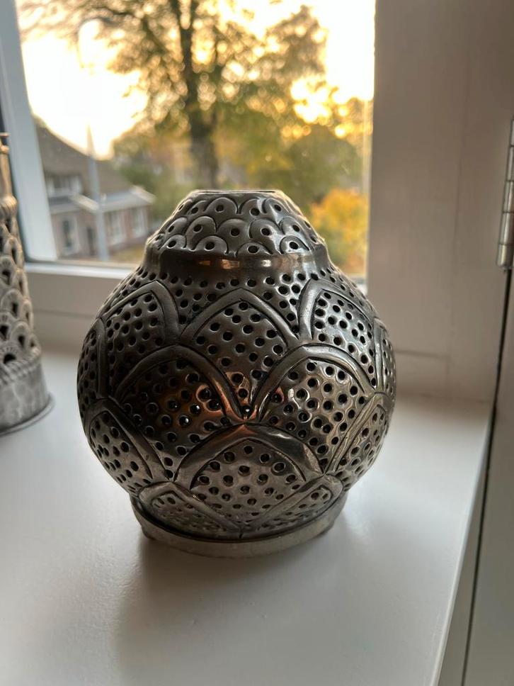 Metalen Kandelaar met Oosterse Motieven, Huis en Inrichting, Woonaccessoires | Kandelaars en Kaarsen, Zo goed als nieuw, Kandelaar