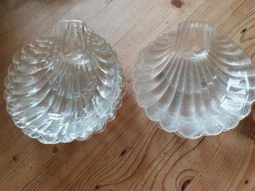 8 vintage glazen schelp bordjes beschikbaar voor biedingen