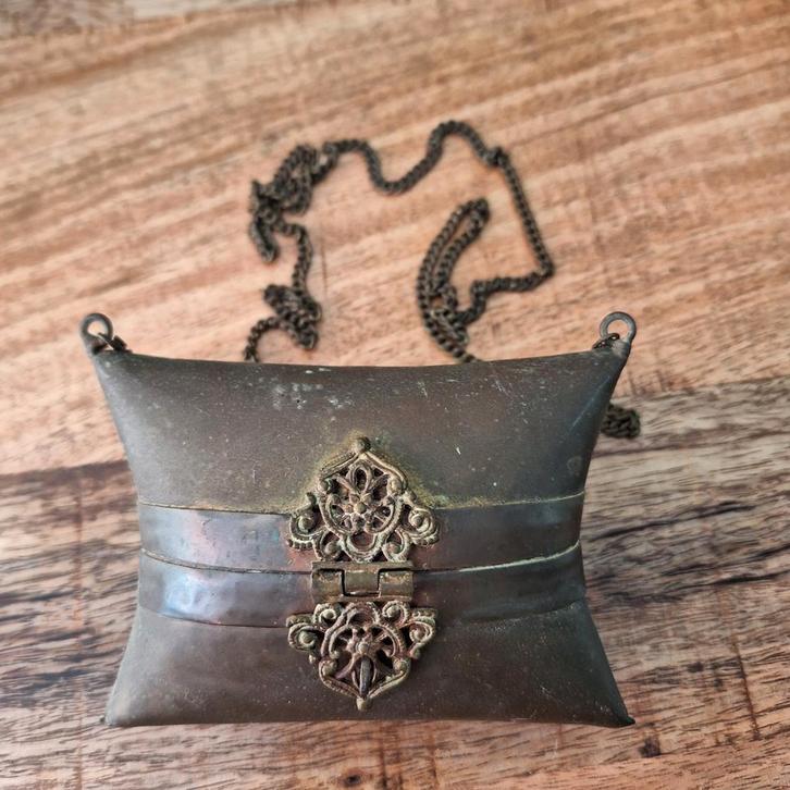 Antieke metalen tasje met ketting, Antiek en Kunst, Antiek | Overige Antiek, Ophalen of Verzenden